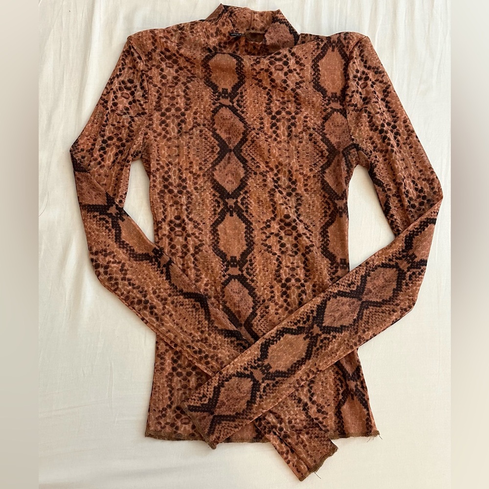 🤎Snake Print Mesh Top 🤎
